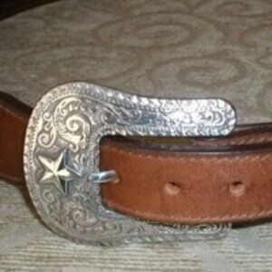 1993 JUSTIN BOOTS TEXAS BRONCO WESTERN CONCHO LEATHER RODEO SADDLE COWBOY BELT